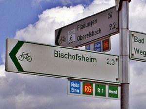 Mit dem Rad durch die Rhn - Radwege und Radstrecken durch Berge und Flusstler