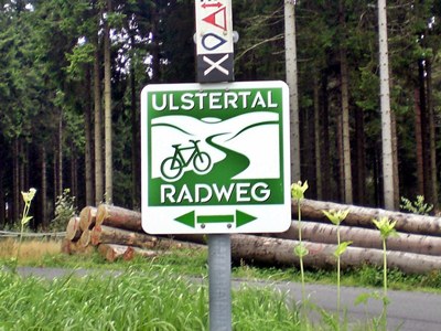 Radfahren mit Mountainbike, Rennrad und Treckingrad in der Rhn